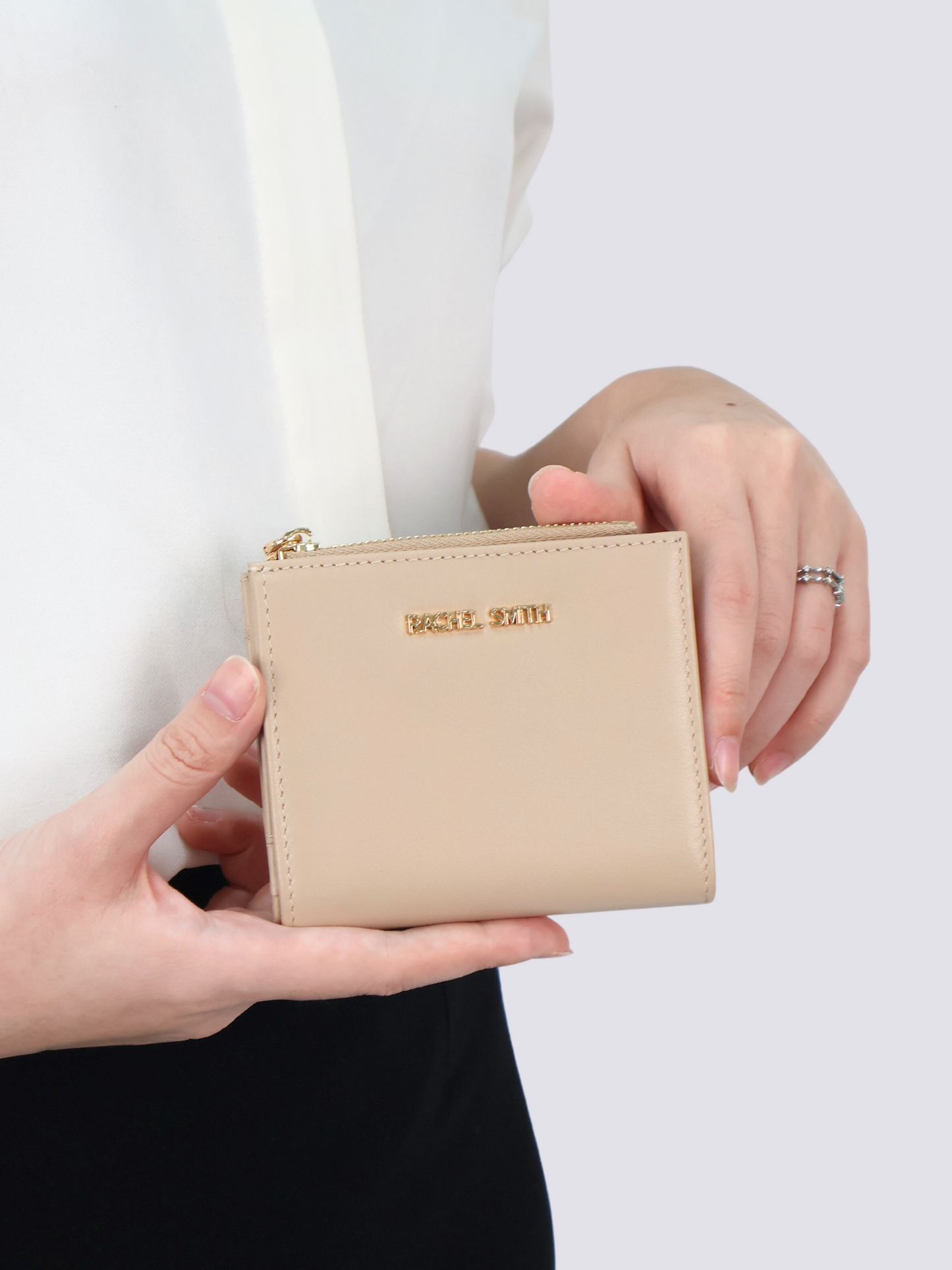 Lynn Leather Short Wallet