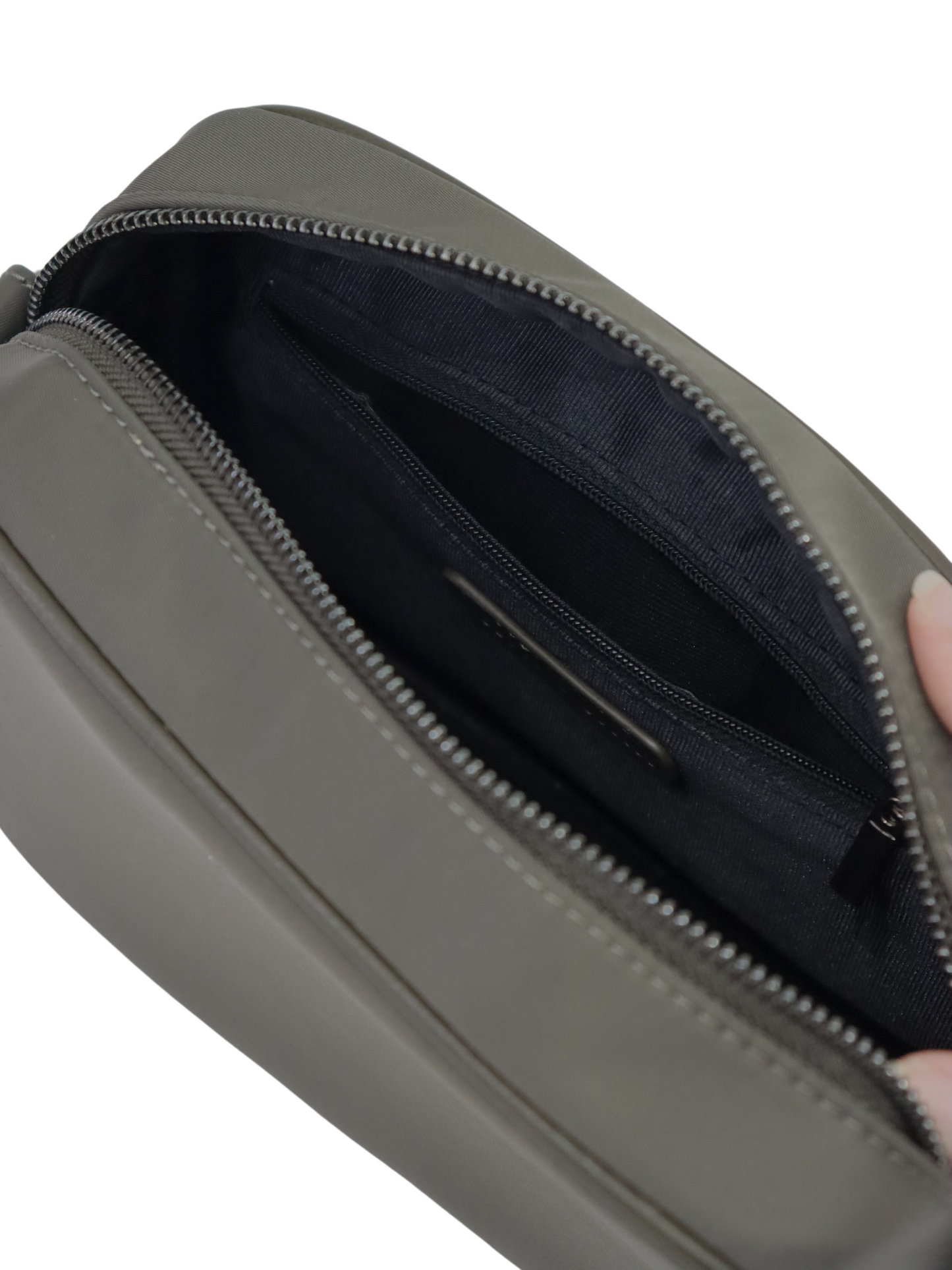 Leslie Unisex Nylon Crossbody Bag